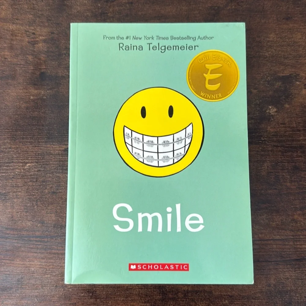 Smile Comic Book Raina Telgemeier Comic Art  Graphic Novel Kids Education